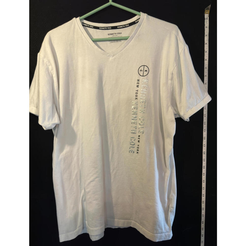 Kenneth Cole White V-Neck T-Shirt - XL